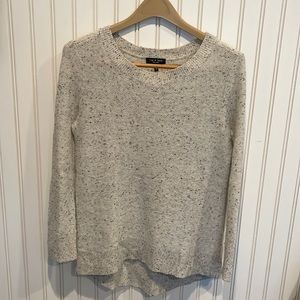 Beautiful cashmere sweater. Good condition
